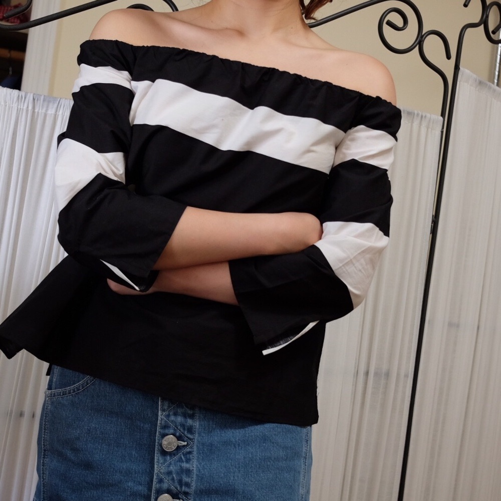 (ZARA) Stripe Off -shoulder Blouse
